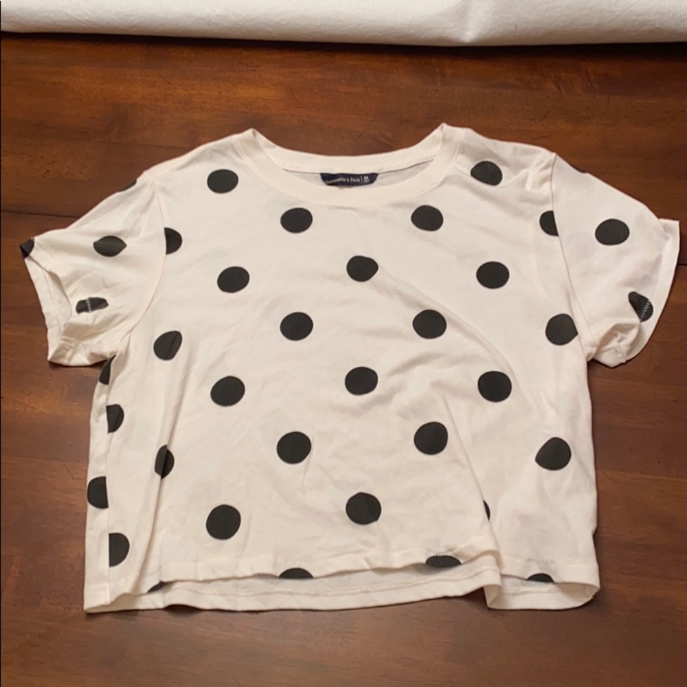 White polka dot t shirt